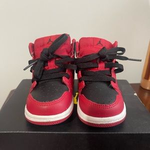 Jordan 1 Mid